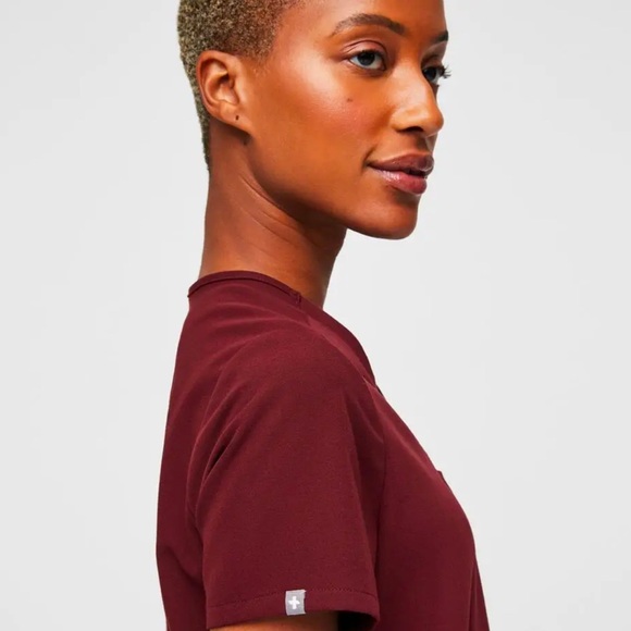 Figs Burgundy Scrub top and bottom - Picture 2 of 9